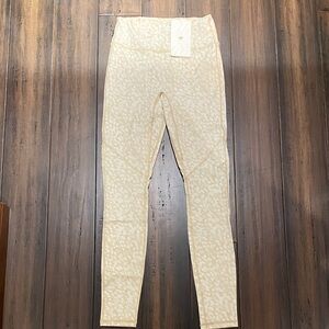 Fabletics - Cream Patterned Leggings